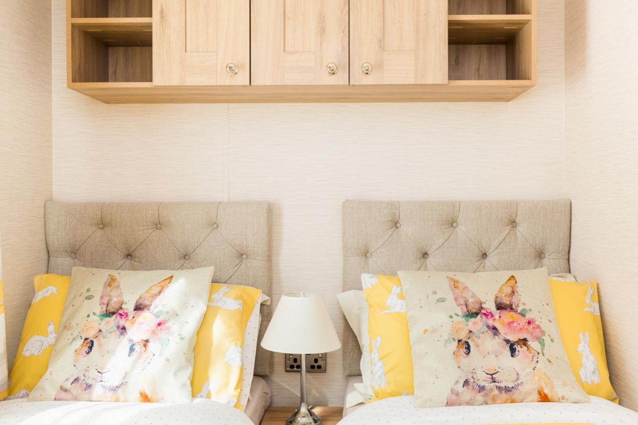 Cottontail Lodge - Hot tub - Pet Friendly South Cerney Esterno foto