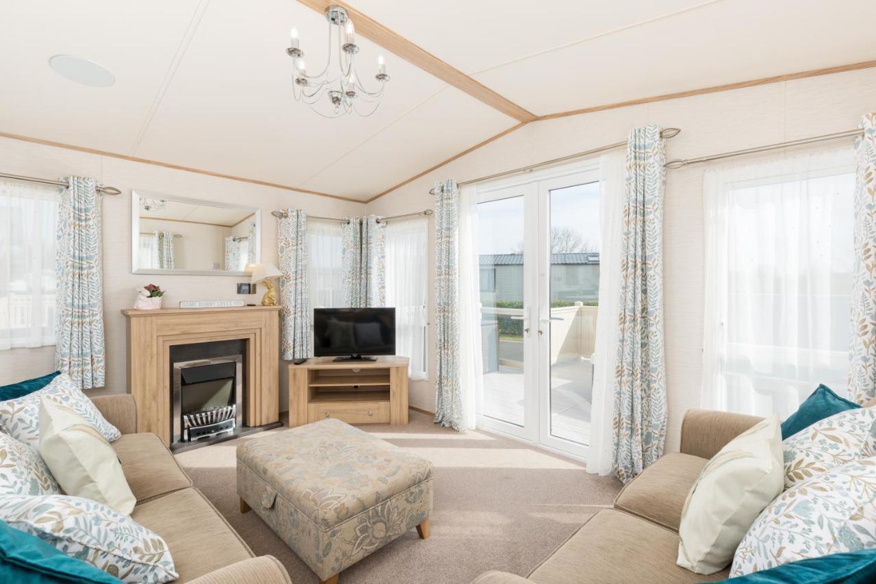 Cottontail Lodge - Hot tub - Pet Friendly South Cerney Esterno foto