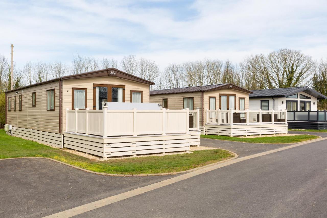 Cottontail Lodge - Hot tub - Pet Friendly South Cerney Esterno foto