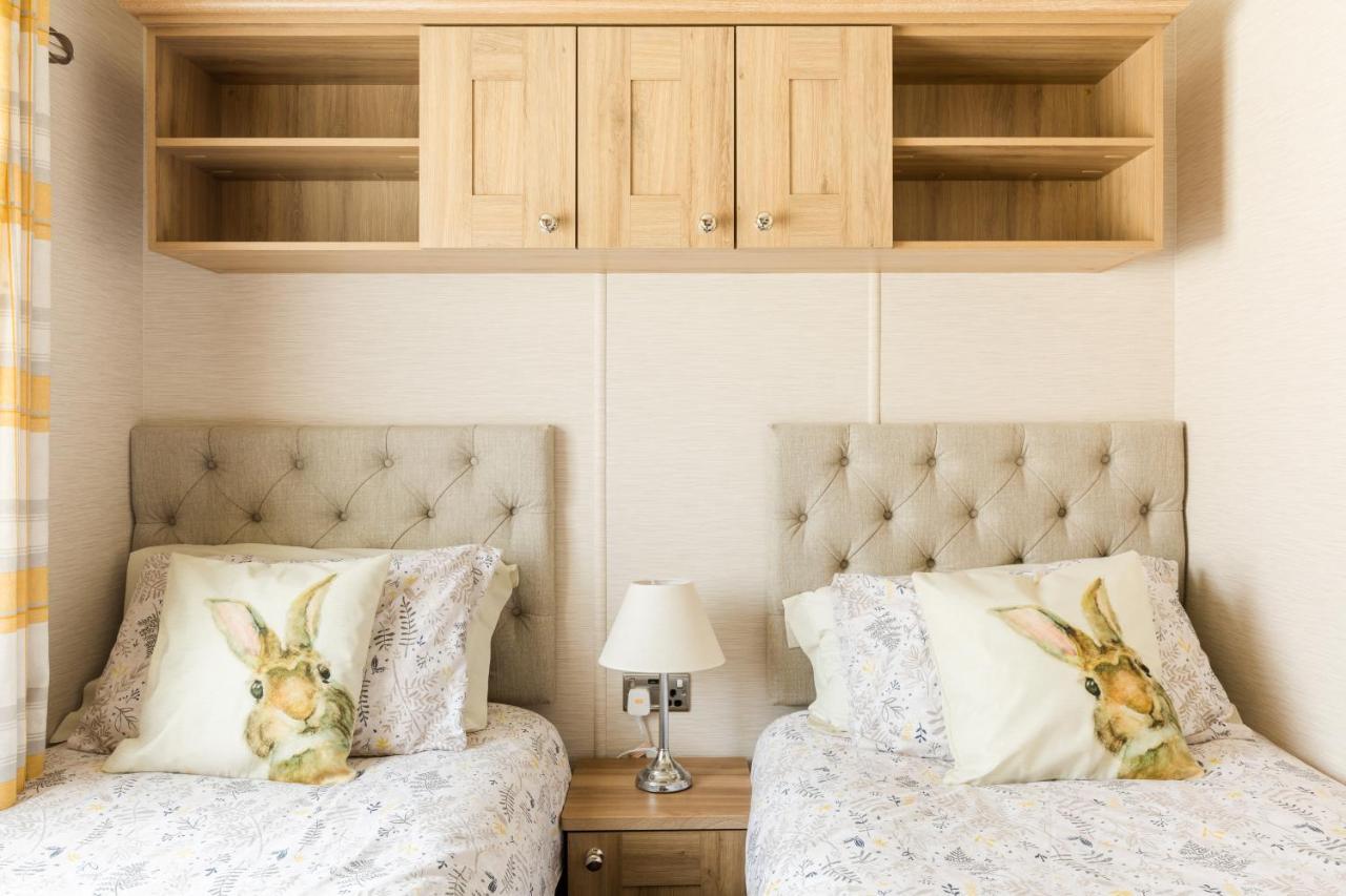 Cottontail Lodge - Hot tub - Pet Friendly South Cerney Esterno foto