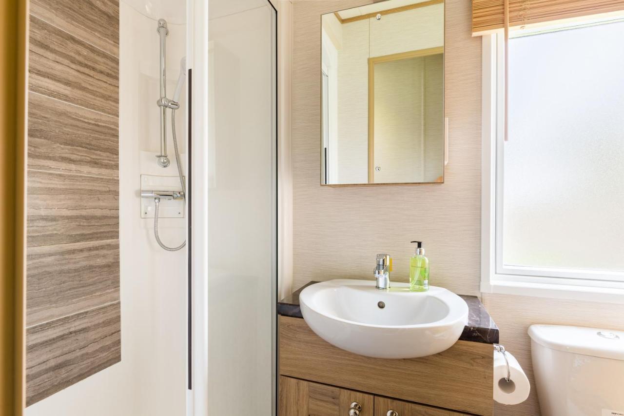 Cottontail Lodge - Hot tub - Pet Friendly South Cerney Esterno foto