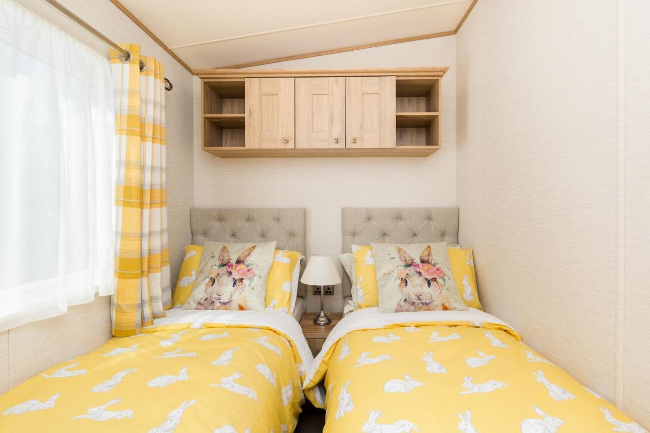 Cottontail Lodge - Hot tub - Pet Friendly South Cerney Esterno foto