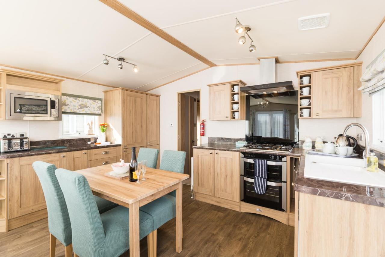 Cottontail Lodge - Hot tub - Pet Friendly South Cerney Esterno foto