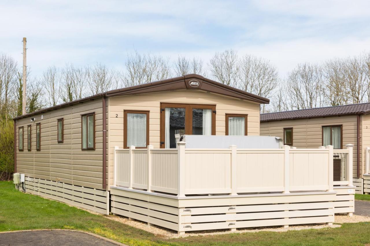 Cottontail Lodge - Hot tub - Pet Friendly South Cerney Esterno foto