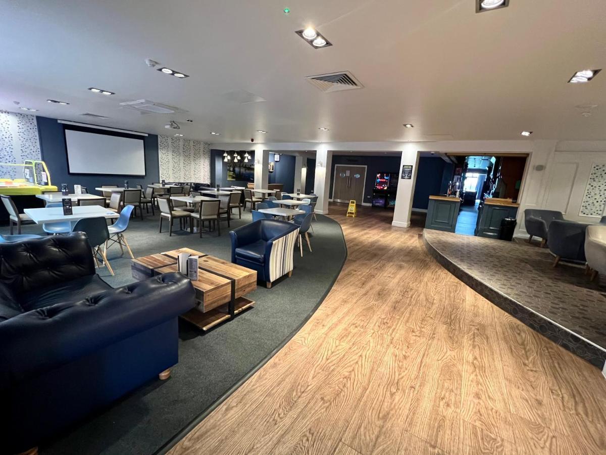 Cottontail Lodge - Hot tub - Pet Friendly South Cerney Esterno foto