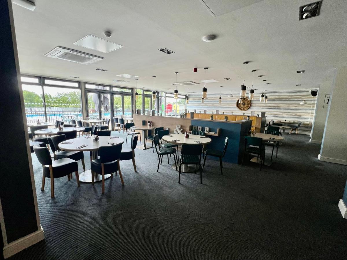 Cottontail Lodge - Hot tub - Pet Friendly South Cerney Esterno foto