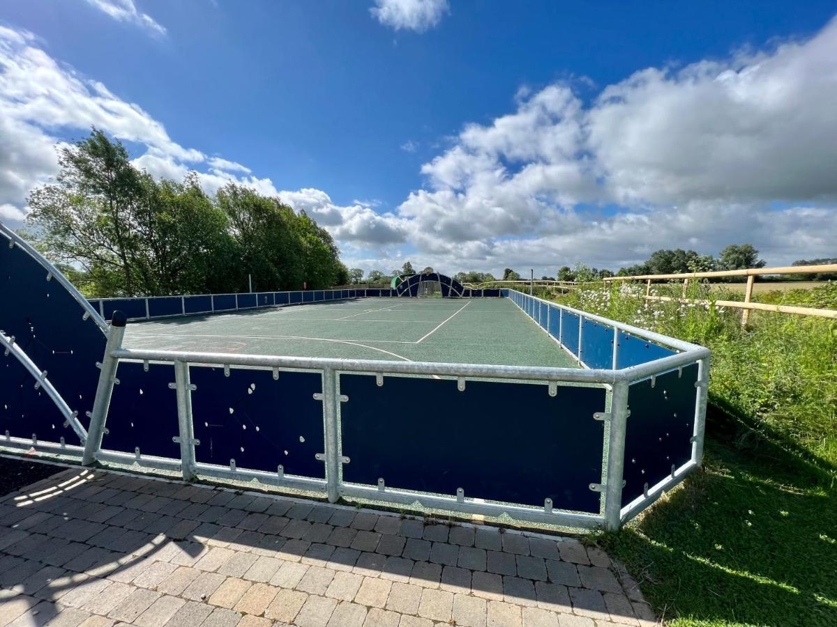 Cottontail Lodge - Hot tub - Pet Friendly South Cerney Esterno foto